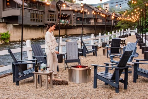 Gatlinburg River Inn Hotel in Gatlinburg