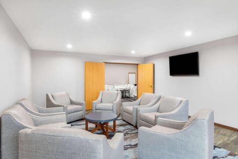 AmericInn by Wyndham Pella Hotel in Pella