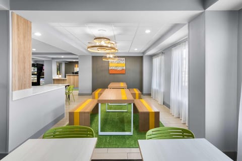 Spark by Hilton Calhoun Hotel in Calhoun