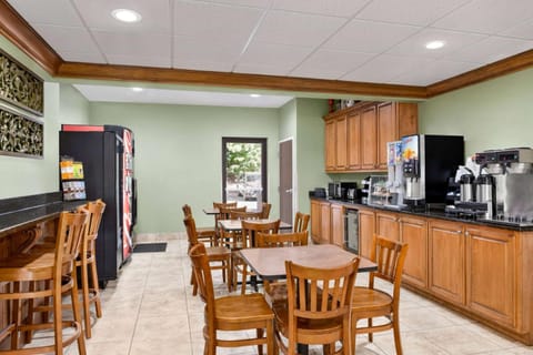 Microtel Inn & Suites by Wyndham Woodstock/Atlanta North Hotel in Woodstock