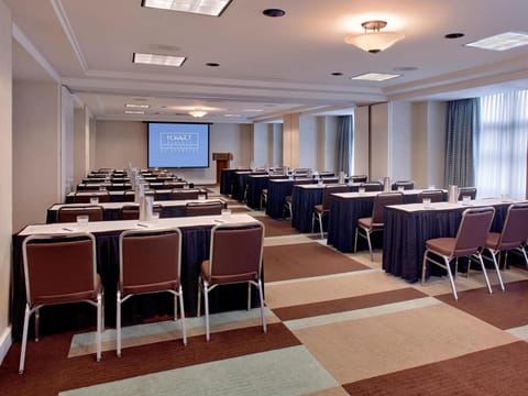 Meeting room(s)