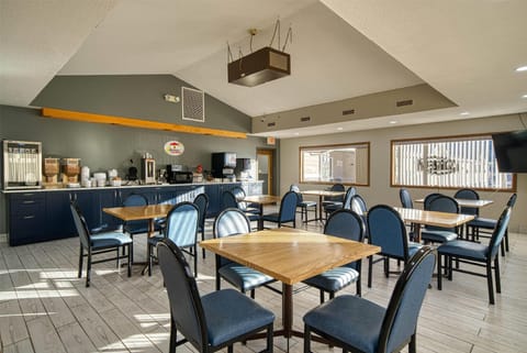 Super 8 By Wyndham Hot Springs Hotel in Hot Springs