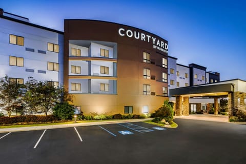 Courtyard by Marriott Auburn Hotel in Auburn