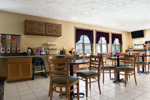 Days Inn by Wyndham Grayling Hotel in Grayling