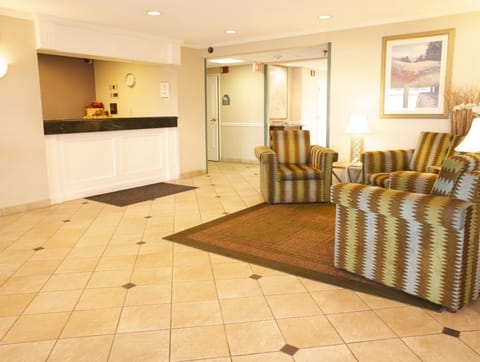 La Quinta Inn & Suites by Wyndham Chicago Gurnee Hotel in Gurnee
