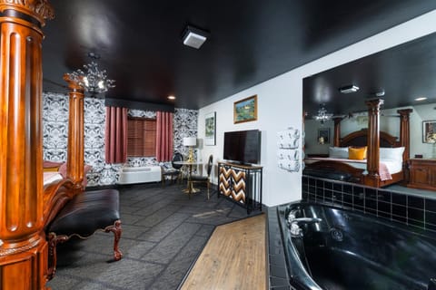 Hotel J Green Bay Hotel in Ashwaubenon