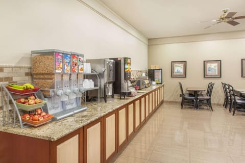 Hawthorn Extended Stay by Wyndham Bloomington Hotel in Bloomington