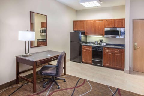Hawthorn Extended Stay by Wyndham Bloomington Hotel in Bloomington