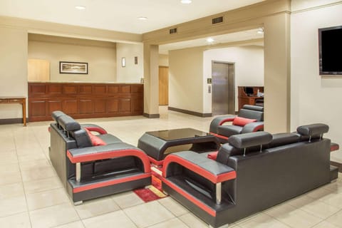Hawthorn Extended Stay by Wyndham Bloomington Hotel in Bloomington