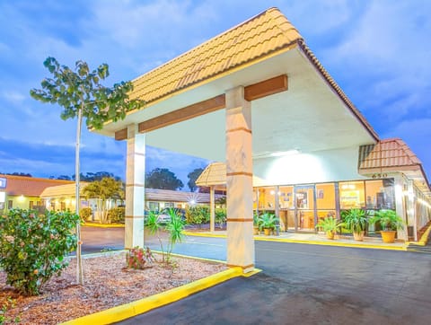 Days Inn by Wyndham St. Petersburg Central Hotel in St Petersburg