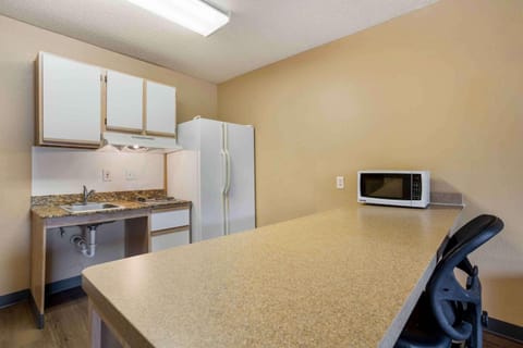 Extended Stay America Select Suites - Houston - Sugar Land Hotel in Sugar Land