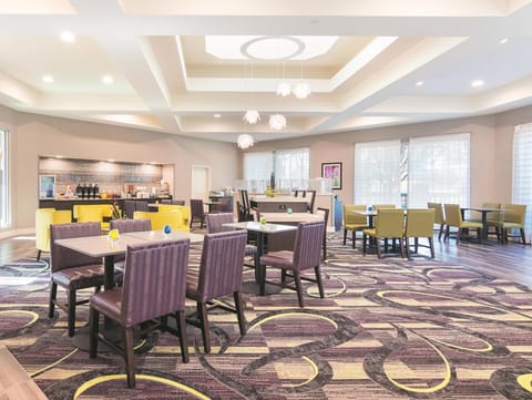 La Quinta Inn & Suites by Wyndham Atlanta Conyers Hotel in Conyers