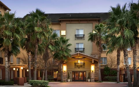 Larkspur Landing Extended Stay Suites Pleasanton Apartment hotel in Dublin