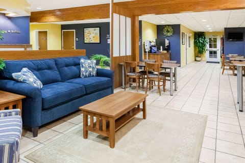 Microtel Inn & Suites by Wyndham Dickson City/Scranton Hotel in Scranton