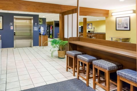Microtel Inn & Suites by Wyndham Dickson City/Scranton Hotel in Scranton