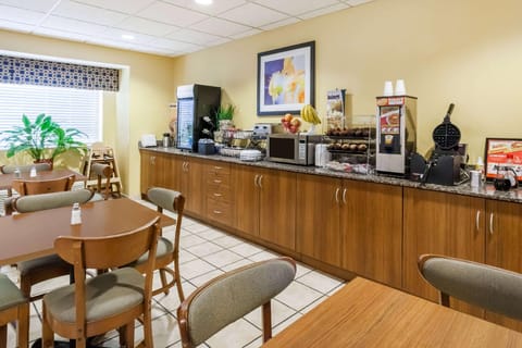 Microtel Inn & Suites by Wyndham Dickson City/Scranton Hotel in Scranton