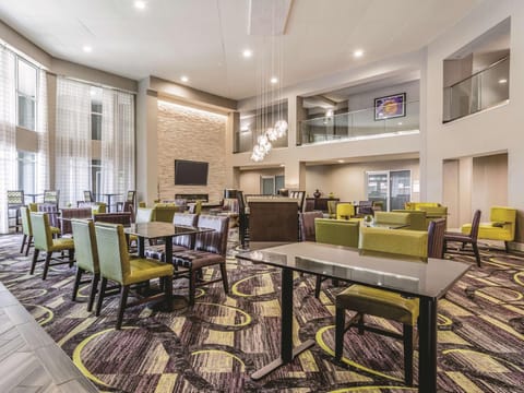 La Quinta Inn & Suites by Wyndham Atlanta Perimeter Medical Hotel in Sandy Springs