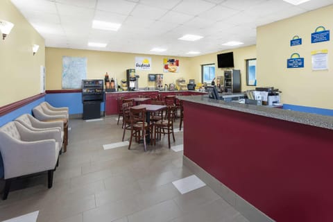 Days Inn & Suites by Wyndham Peachtree Corners/Norcross Hotel in Norcross