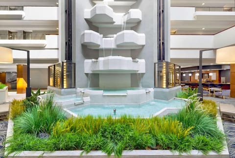 DoubleTree by Hilton Davenport Hotel in Davenport