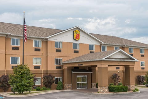 Super 8 By Wyndham St Robert Ft Leonard Wood Area Hotel in Saint Robert