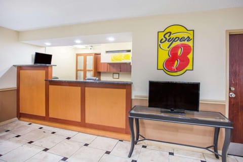 Super 8 By Wyndham Harrisonburg Hotel in Harrisonburg