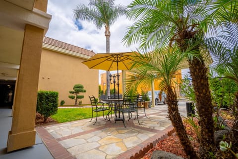 Howard Johnson by Wyndham Buena Park Hotel in Buena Park