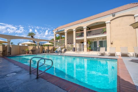 Howard Johnson by Wyndham Buena Park Hotel in Buena Park