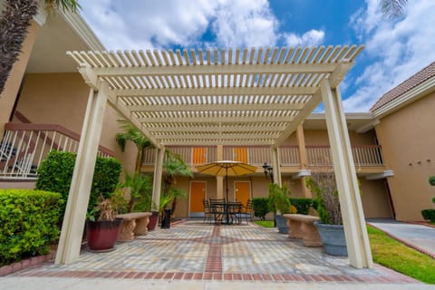 Howard Johnson by Wyndham Buena Park Hotel in Buena Park