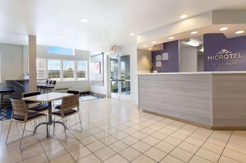 Microtel Inn & Suites by Wyndham Modesto Ceres Hotel in Modesto