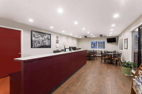 Super 8 By Wyndham Visalia Hotel in Visalia