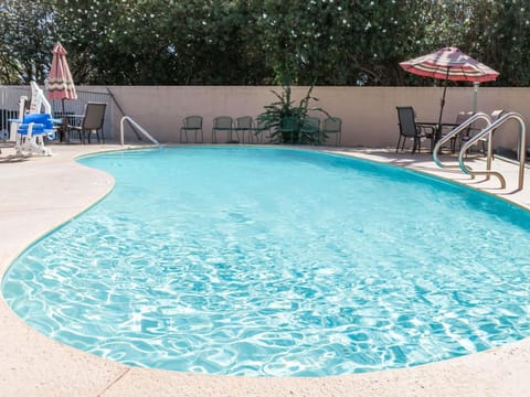 Super 8 By Wyndham Visalia Hotel in Visalia