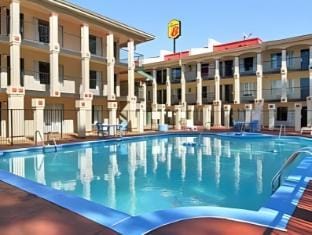 Super 8 By Wyndham Atlanta/Hartsfield Jackson Airport Hotel in College Park
