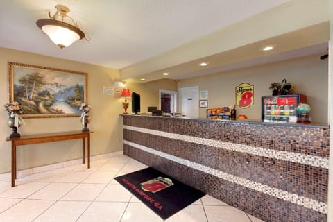 Super 8 By Wyndham Atlanta/Hartsfield Jackson Airport Hotel in College Park