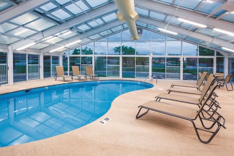 La Quinta Inn & Suites by Wyndham Rockford Hotel in Cherry Valley