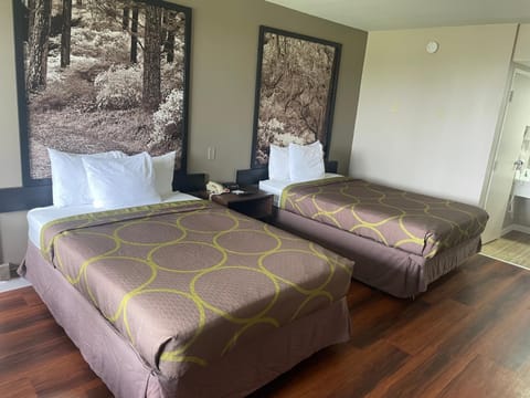 Super 8 By Wyndham Valdosta Mall Hotel in Valdosta