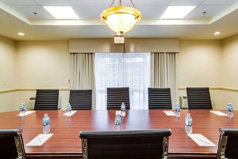 Meeting room(s)