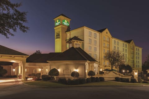 La Quinta Inn & Suites by Wyndham Atlanta Ballpark/Galleria Hotel in Vinings