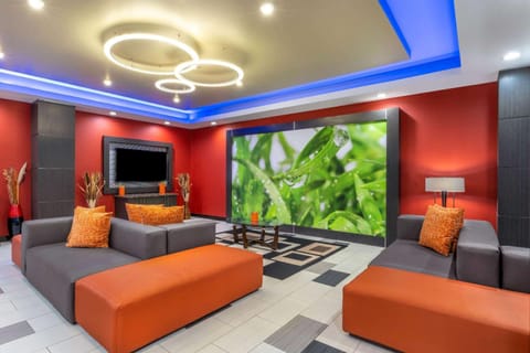 La Quinta Inn & Suites by Wyndham Muskogee Hotel in Muskogee