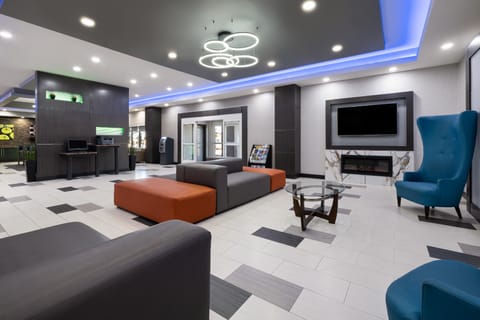 La Quinta Inn & Suites by Wyndham Muskogee Hotel in Muskogee