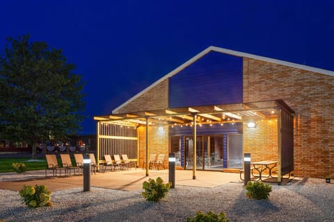 Days Inn by Wyndham Eagle River Hotel in Eagle River