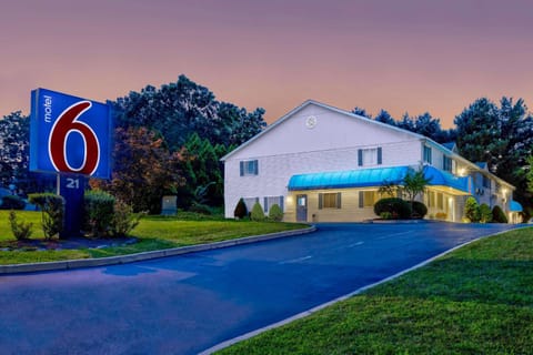 Motel 6 Bethel, CT - Danbury Hotel in Bethel