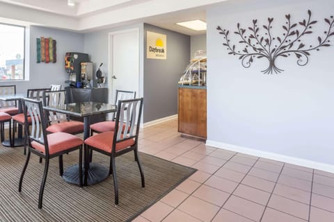 Days Inn by Wyndham Clinton Hotel in Mississippi