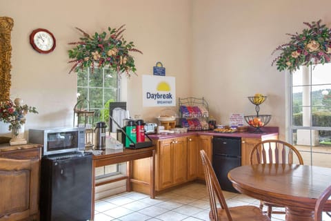 Days Inn by Wyndham Hardy Hotel in Hardy