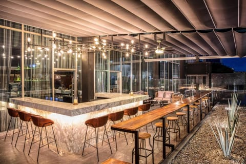 Bar/lounge