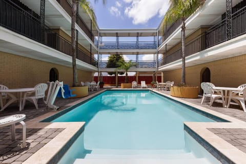 Super 8 By Wyndham New Orleans Hotel in Viavant-Venetian Isles