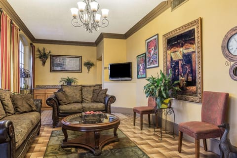 Super 8 By Wyndham New Orleans Hotel in Viavant-Venetian Isles