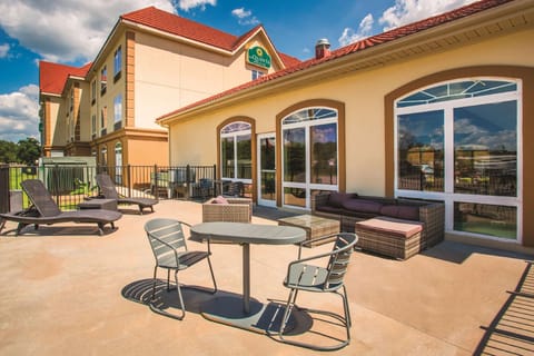 La Quinta Inn & Suites by Wyndham Russellville Hotel in Russellville