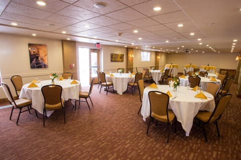 Table Mountain Inn Hotel in Golden