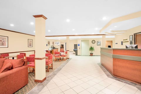 Microtel Inn & Suites by Wyndham Beckley East Hotel in Beckley