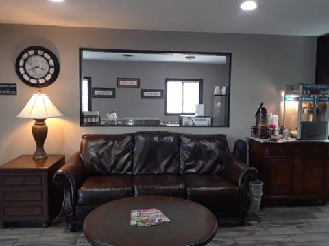 Super 8 By Wyndham Poplar Bluff Missouri Hotel in Ozark Mountains